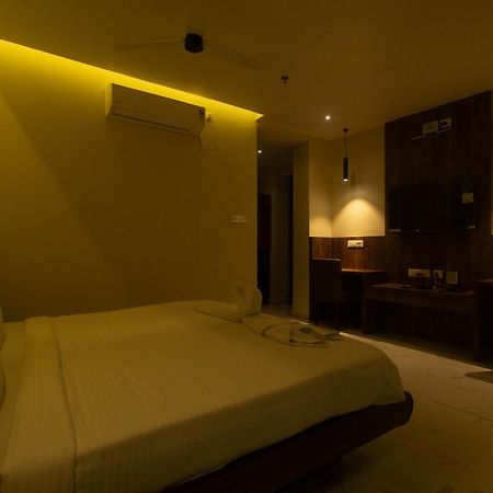 Hotel Palace View Murshidabad Экстерьер фото
