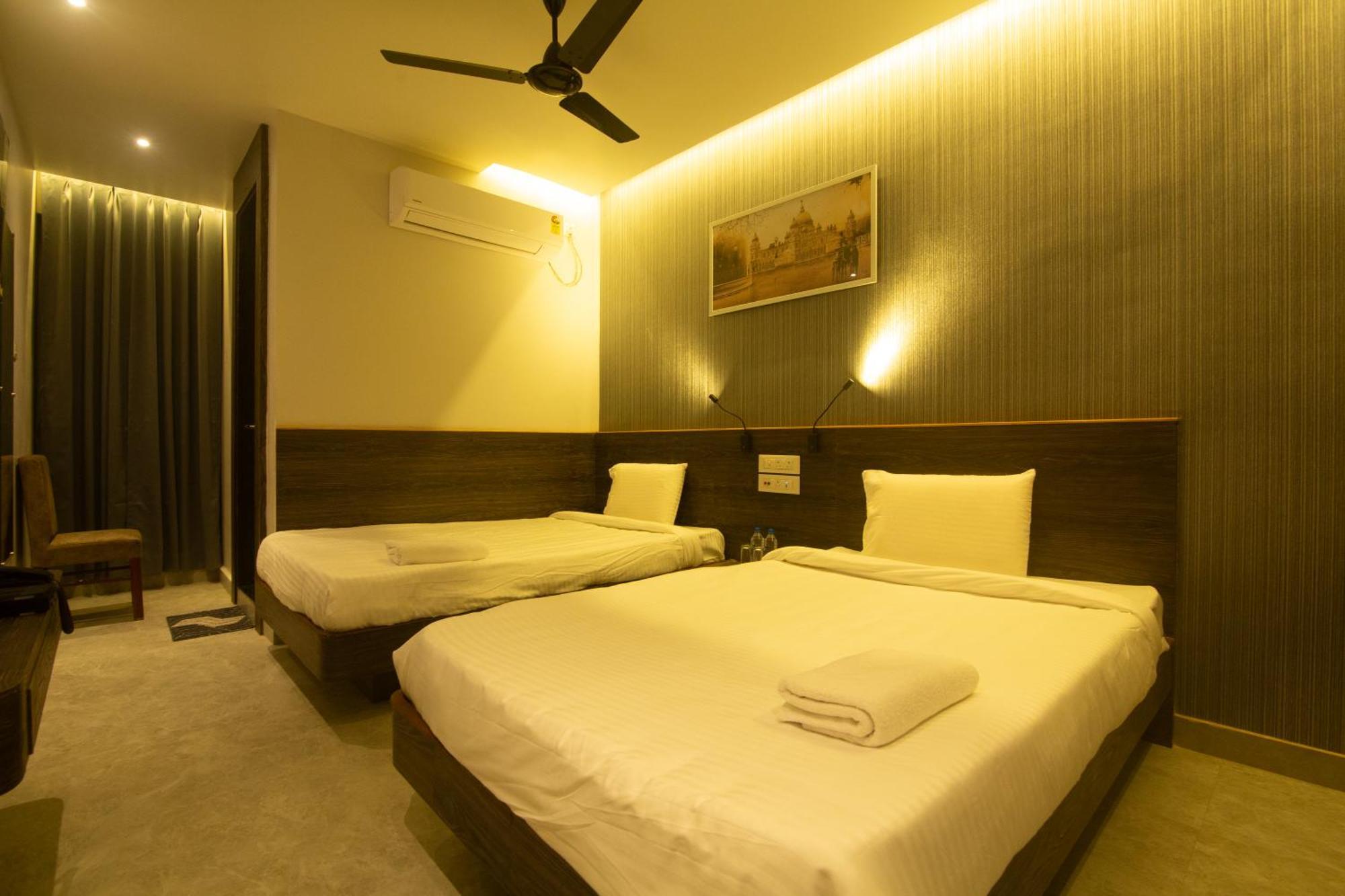 Hotel Palace View Murshidabad Экстерьер фото