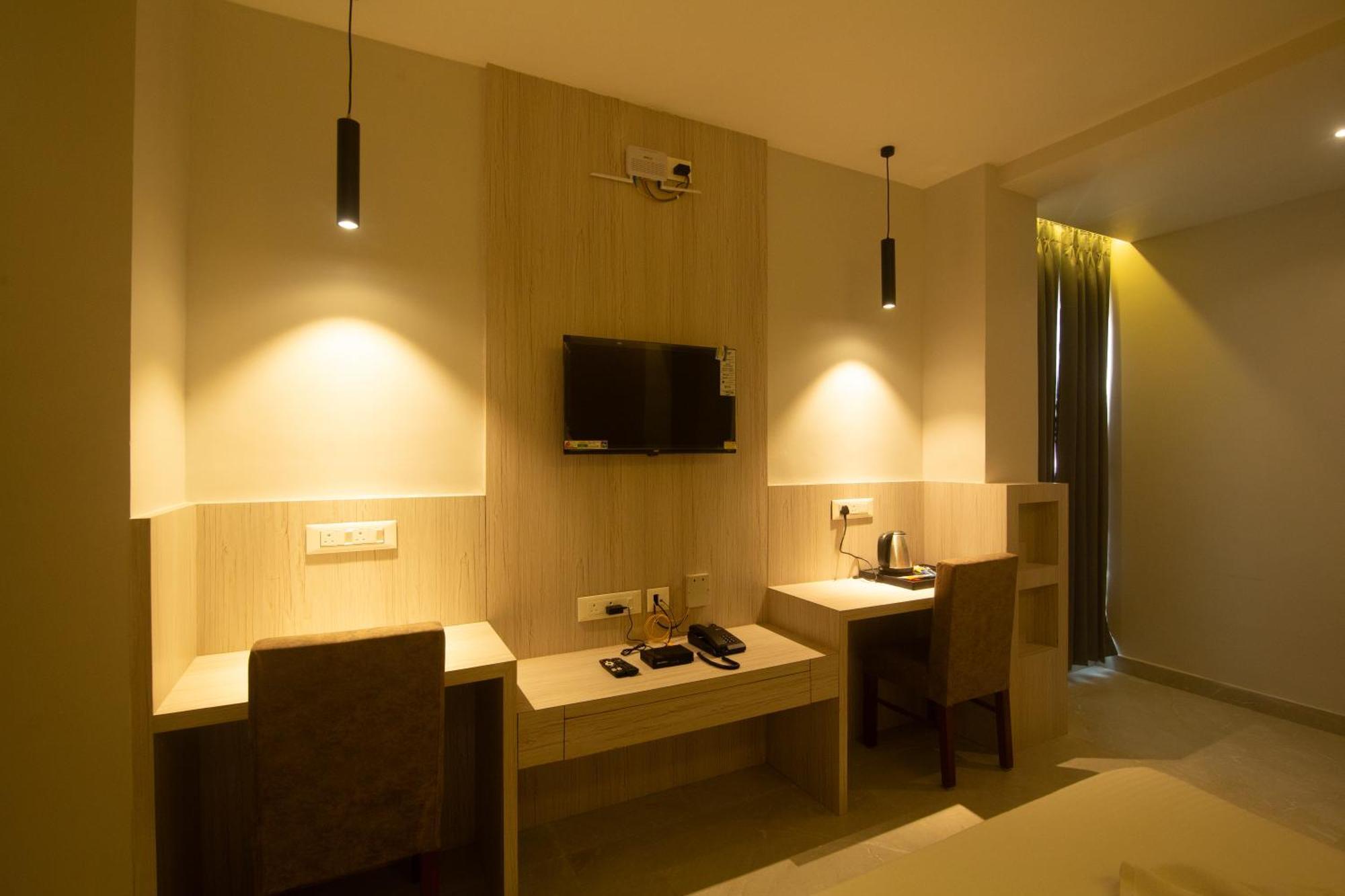 Hotel Palace View Murshidabad Экстерьер фото