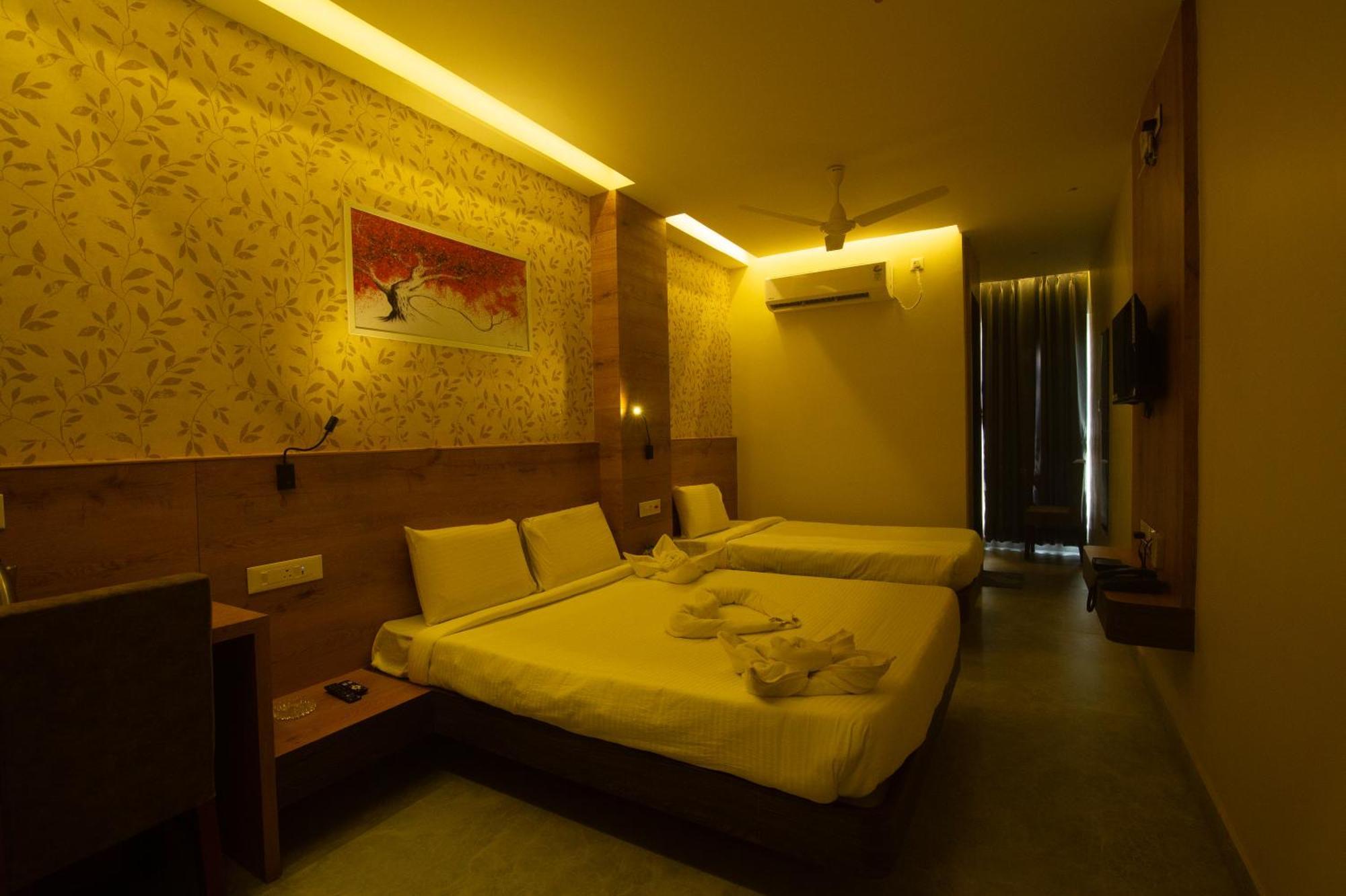 Hotel Palace View Murshidabad Экстерьер фото