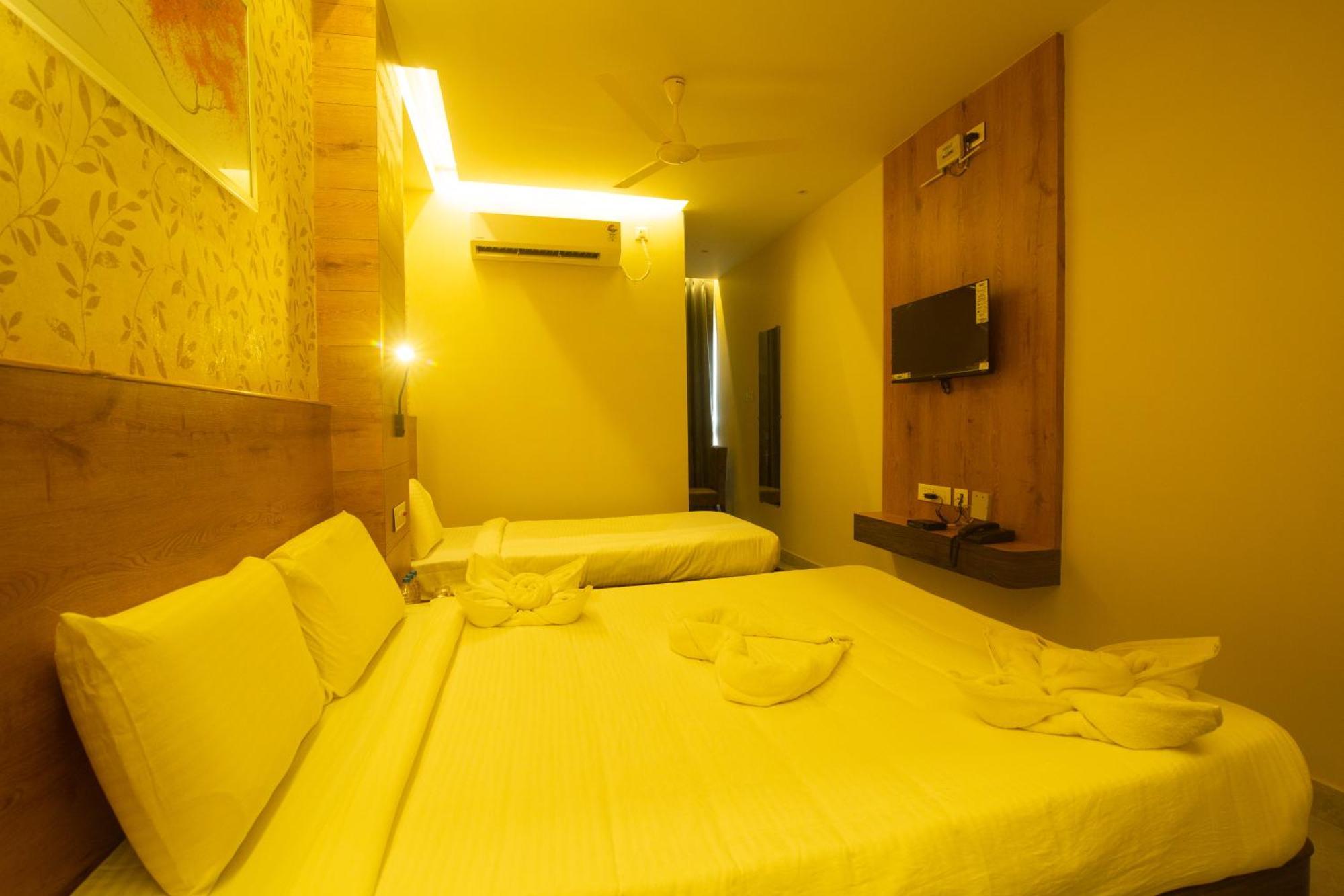 Hotel Palace View Murshidabad Экстерьер фото