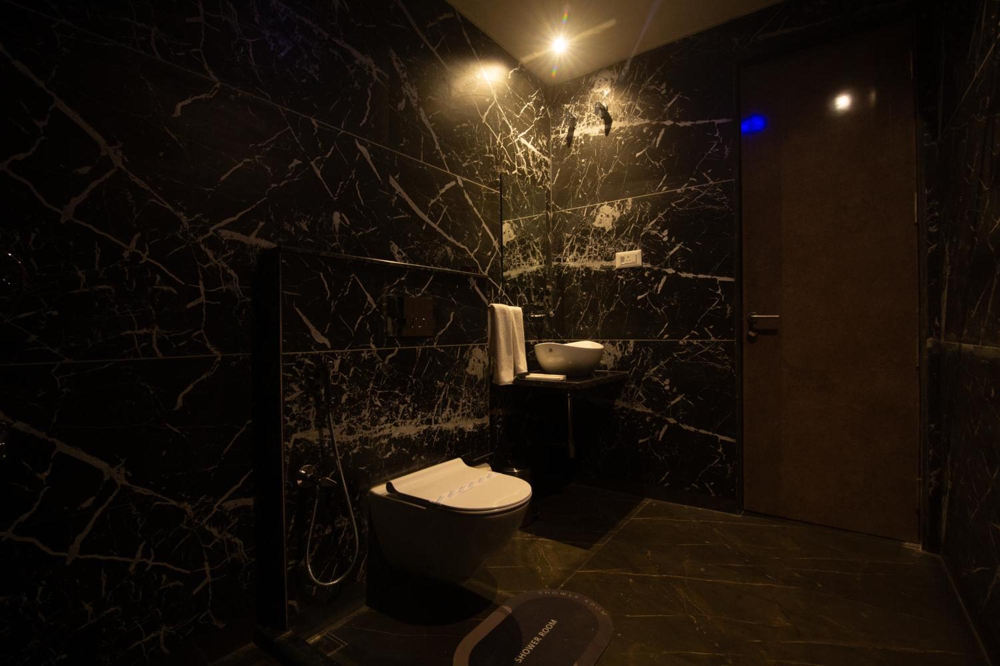 Hotel Palace View Murshidabad Экстерьер фото